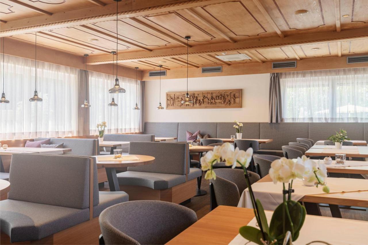 Wanderhotel Teiserhof Funes  Esterno foto