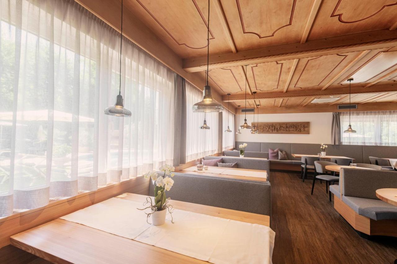 Wanderhotel Teiserhof Funes  Esterno foto