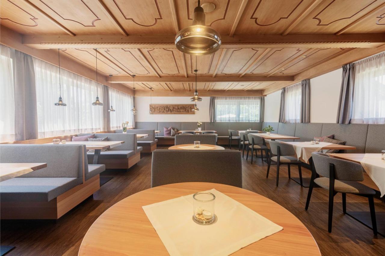 Wanderhotel Teiserhof Funes  Esterno foto