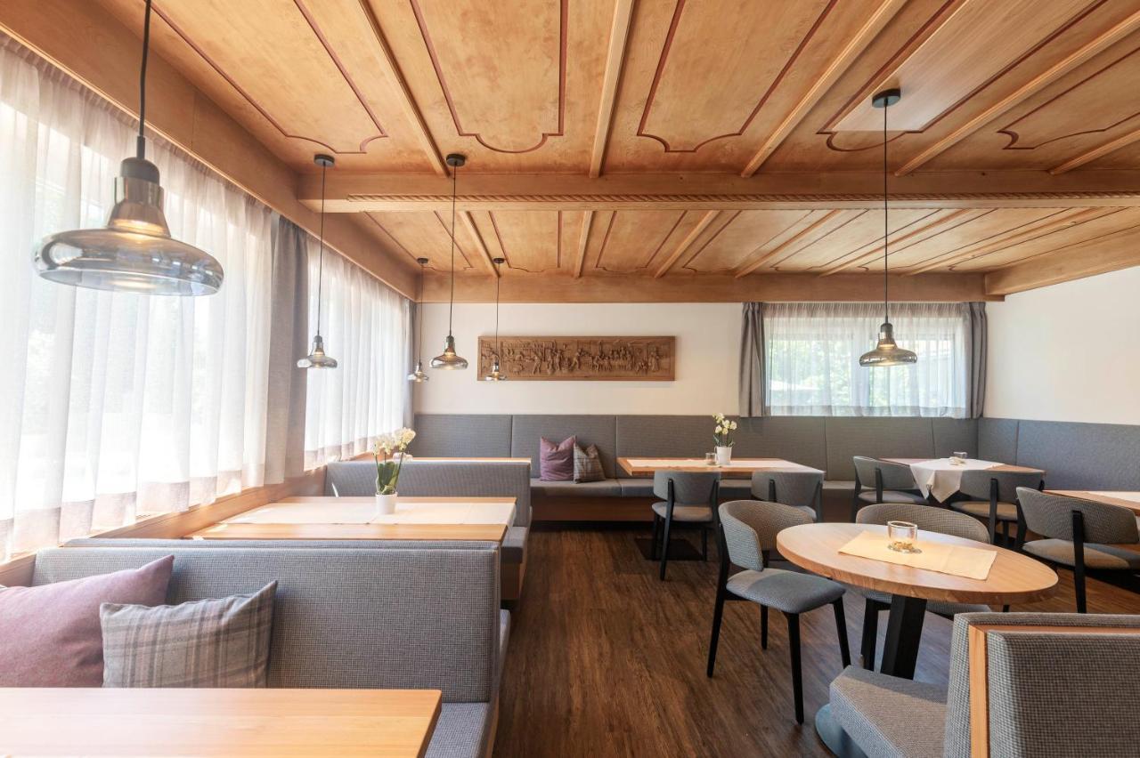 Wanderhotel Teiserhof Funes  Esterno foto