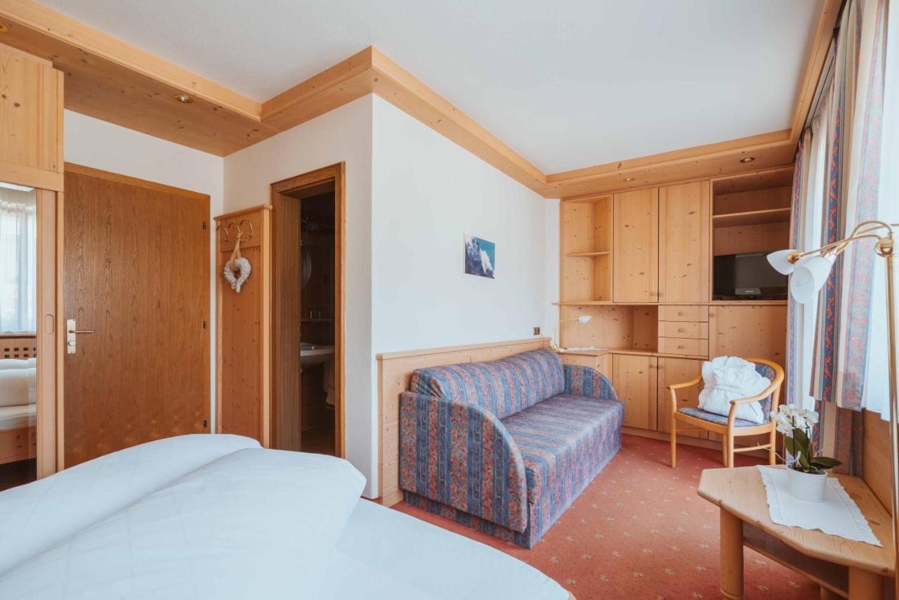 Wanderhotel Teiserhof Funes  Esterno foto