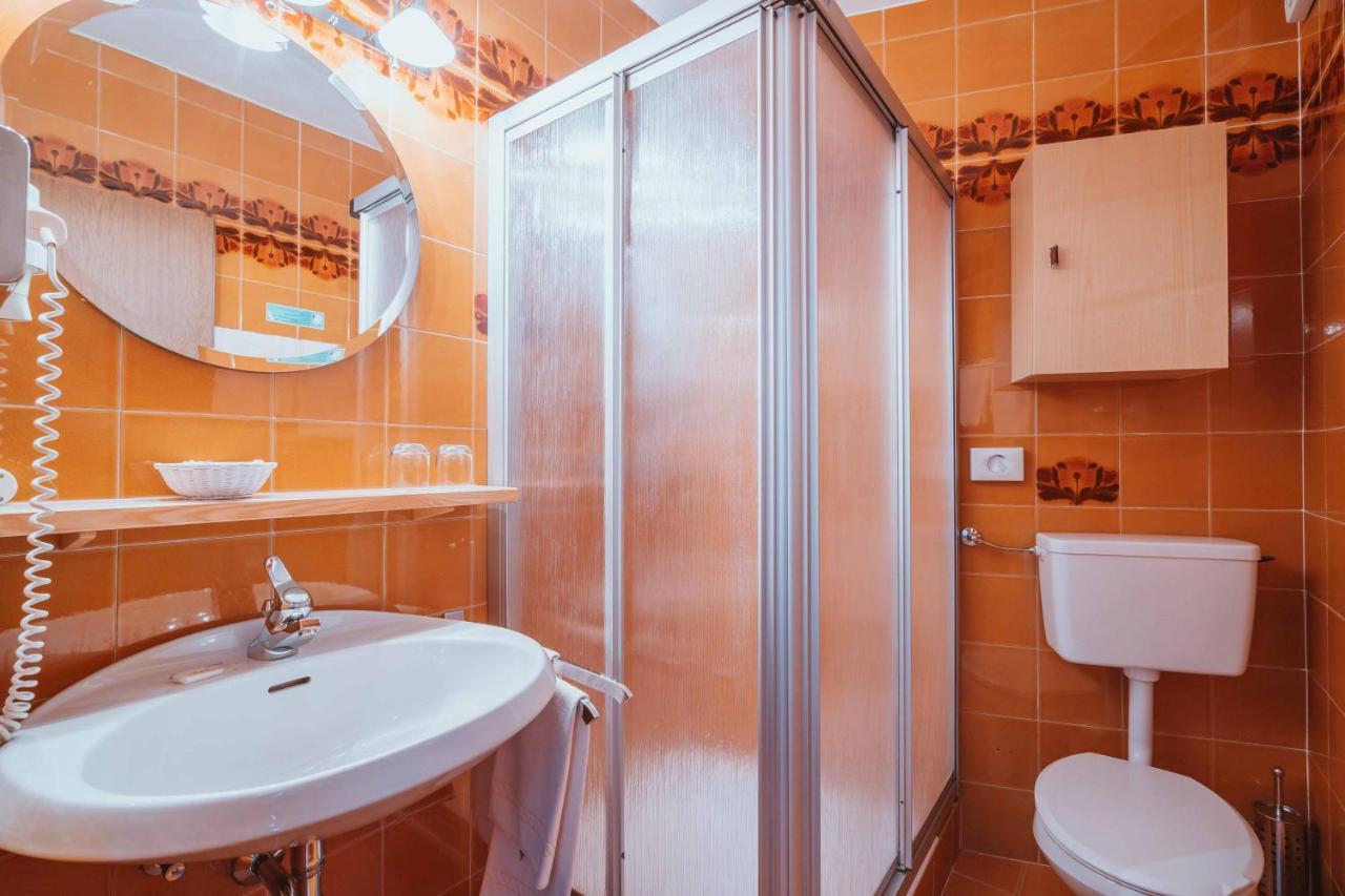Wanderhotel Teiserhof Funes  Esterno foto