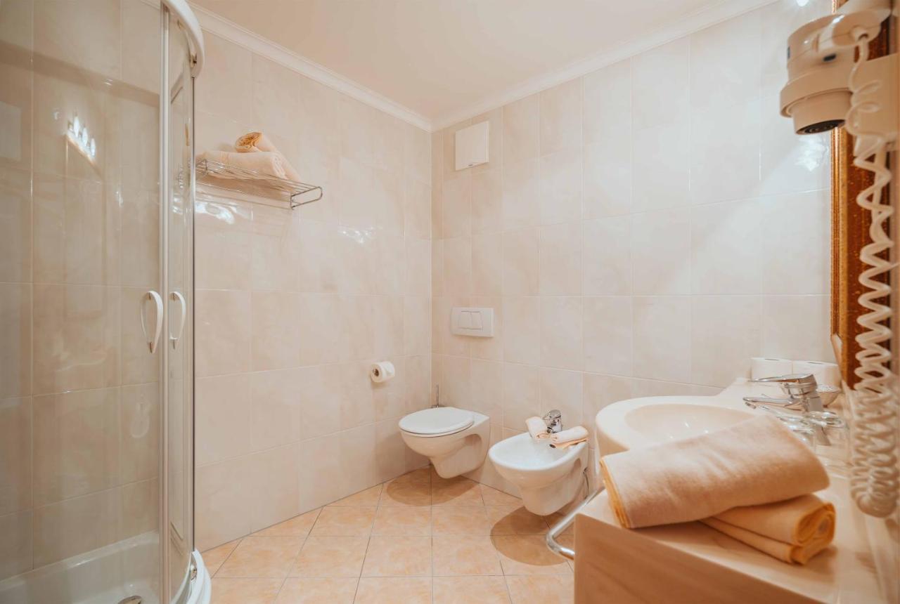 Wanderhotel Teiserhof Funes  Esterno foto