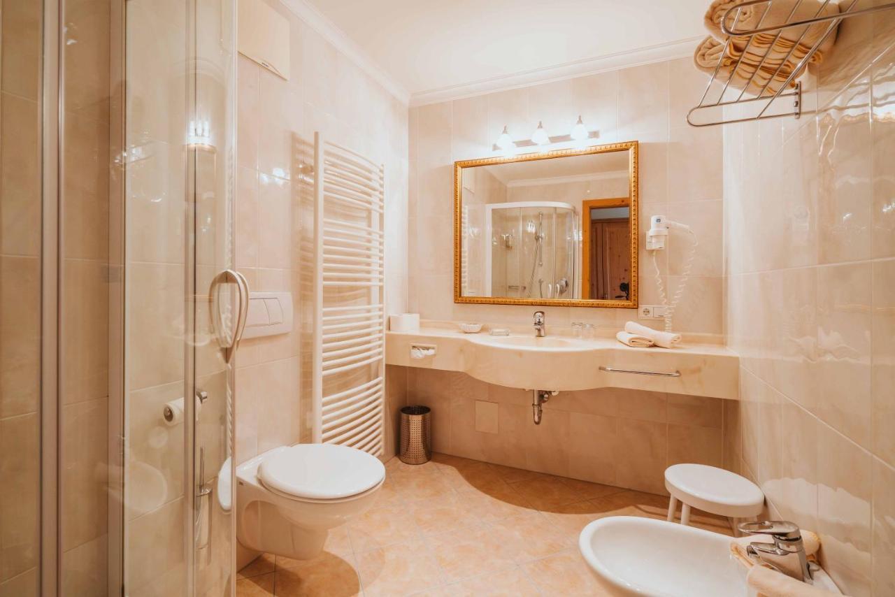 Wanderhotel Teiserhof Funes  Esterno foto