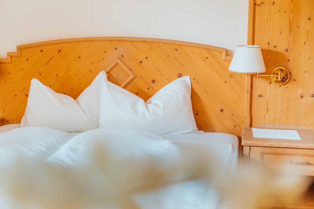 Wanderhotel Teiserhof Funes  Esterno foto