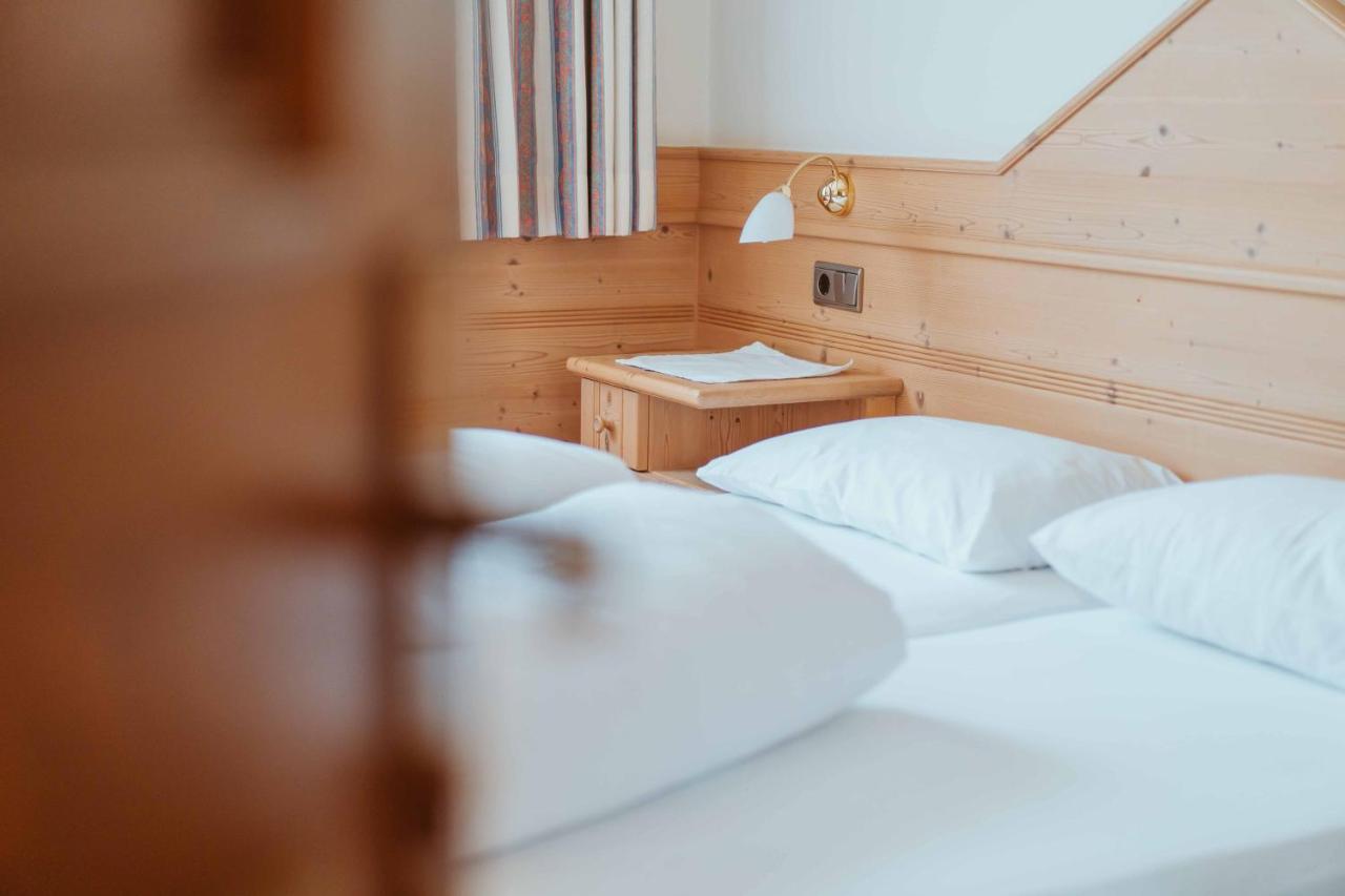 Wanderhotel Teiserhof Funes  Esterno foto