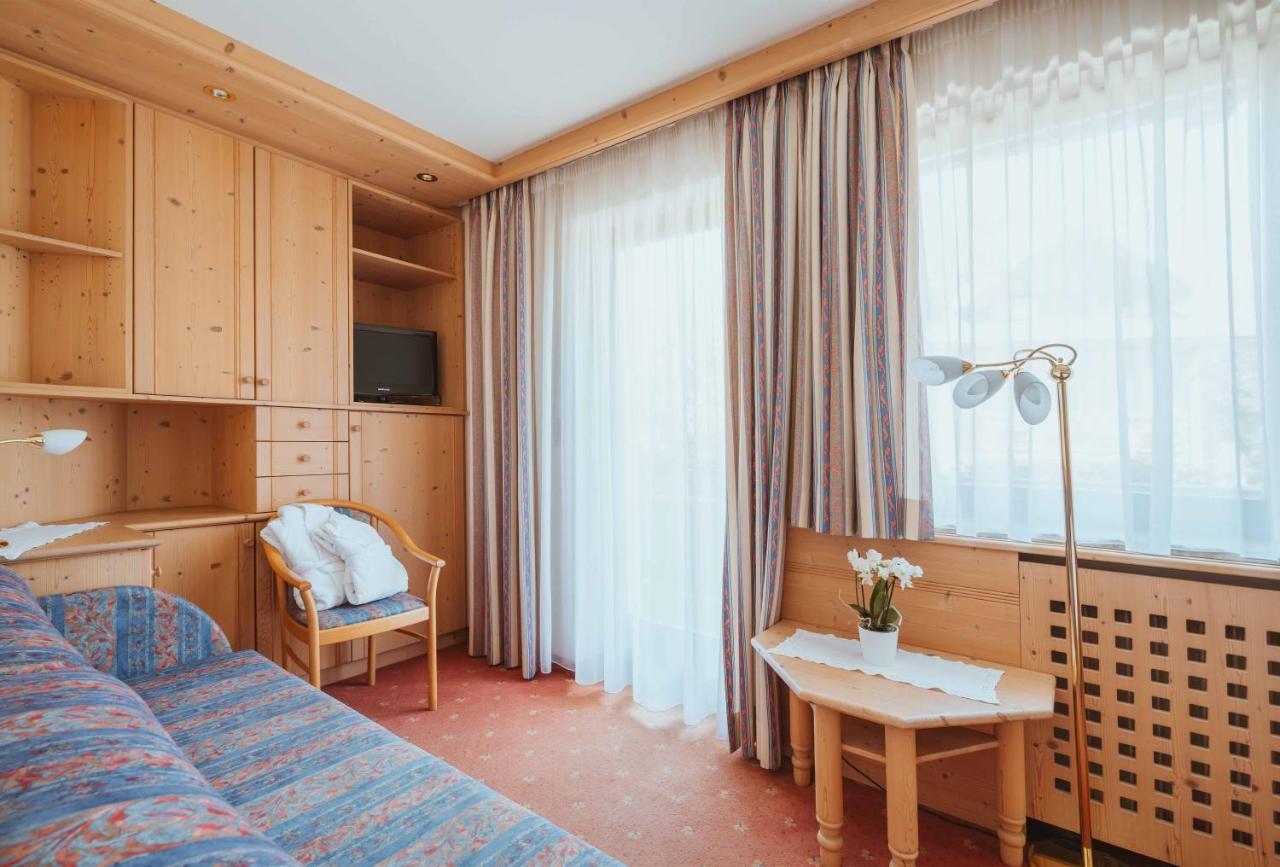 Wanderhotel Teiserhof Funes  Esterno foto