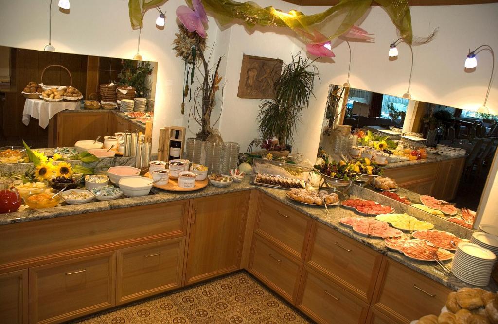 Wanderhotel Teiserhof Funes  Esterno foto