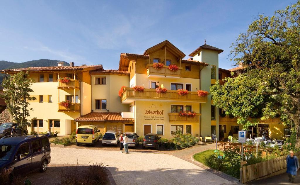 Wanderhotel Teiserhof Funes  Esterno foto